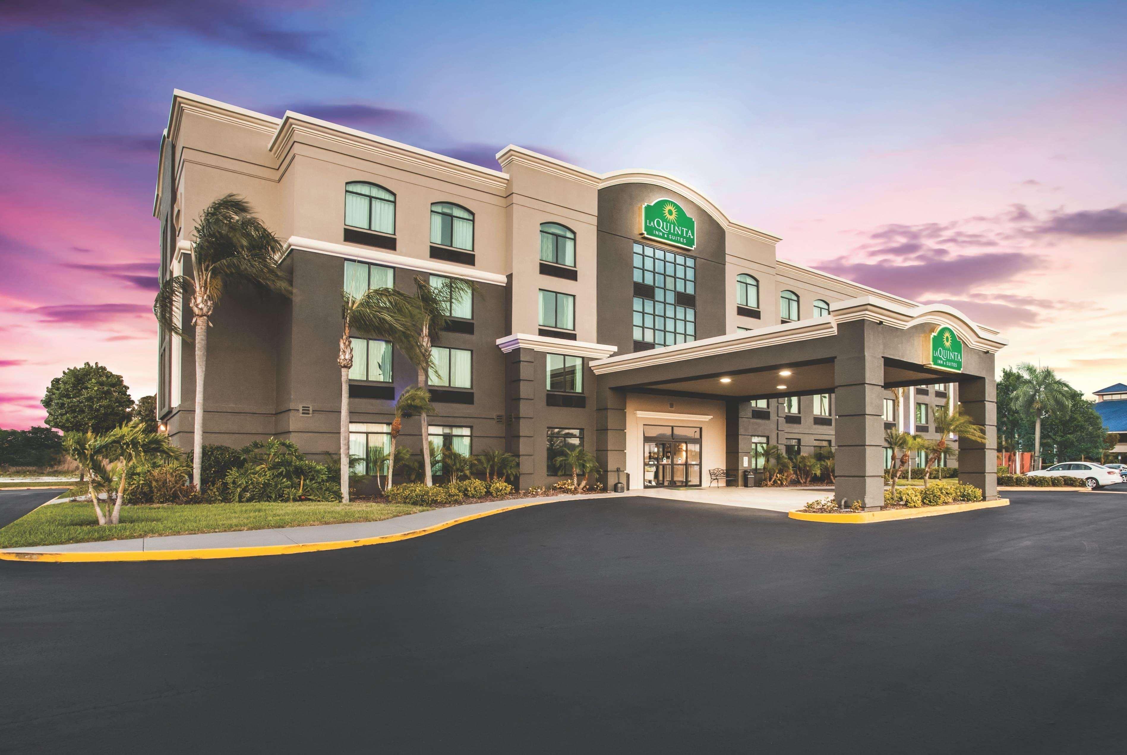 Hotel La Quinta By Wyndham Clearwater South Exterior foto